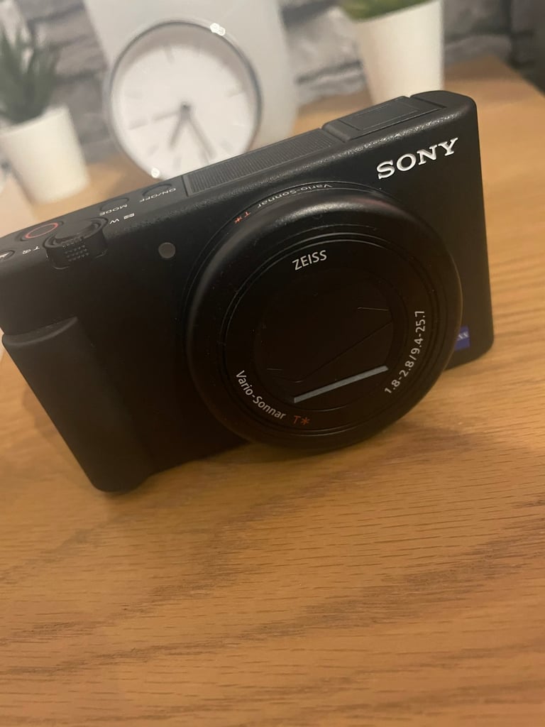 Sony ZV-1 4K Compact Digital Vlogging Camera-Black