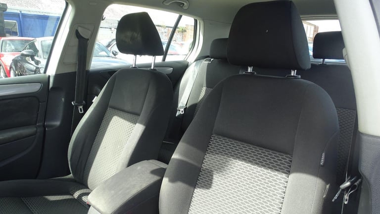 VOLKSWAGEN GOLF 1.4 Twist hatch petrol Silver Manual Petrol 2011