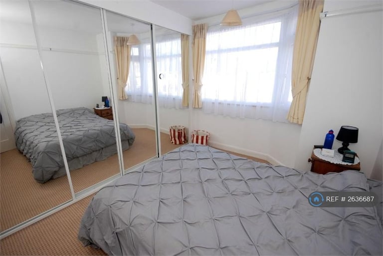 3 bedroom house in Shuckburgh Crescent, Rugby, CV22 (3 bed) (#2636687)