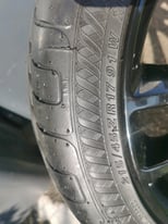 Tyre and wheel 