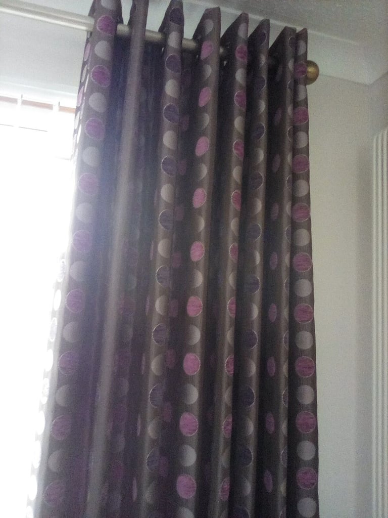 2 PAIRS QUALITY LINED EYELET CURTAINS, CAN SELL INDIVIDUALLY