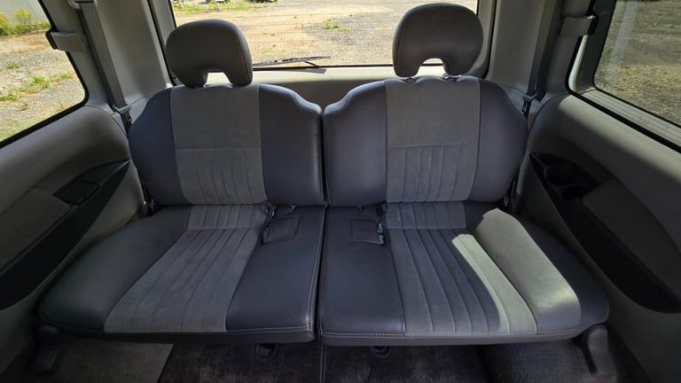 Fresh Import Mitsubishi Delica Spacegear Chamonix L400 3.0 Auto 8 Seater MPV 4X4