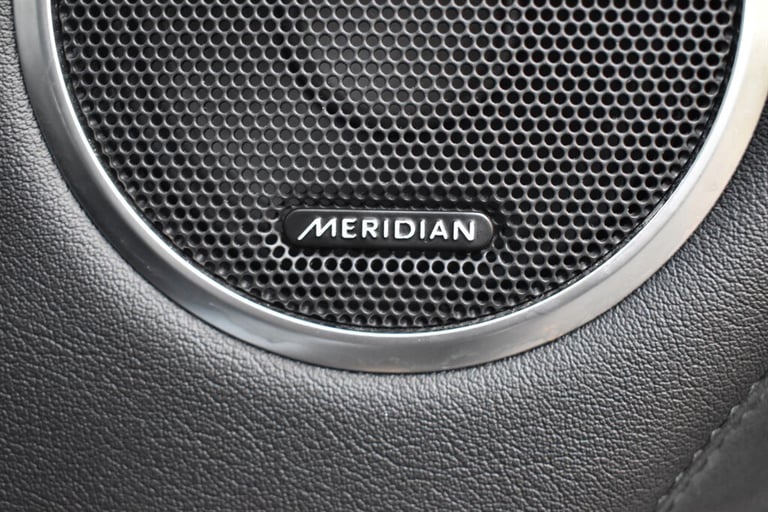 2021 Land Rover Range Rover Sport HSE SILVER+Panoramic Roof and Electric Deployable Tow Pack Esta...