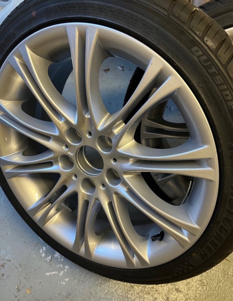 4 BMW alloy tyres 