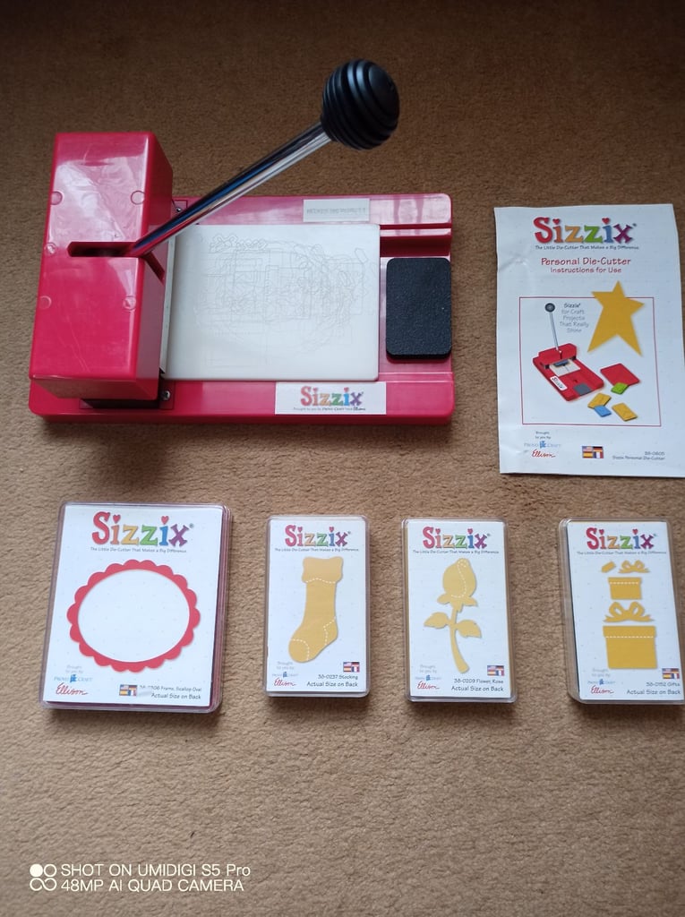 Original Red Sizzix Die Cutting Machine 