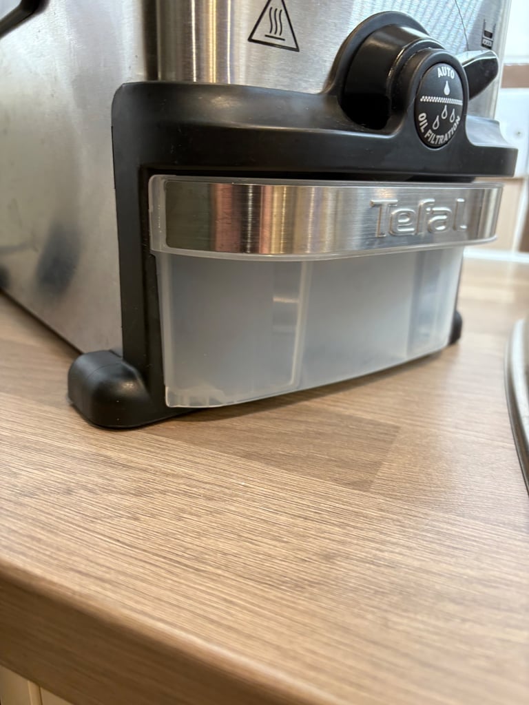 Tefal Oleoclean deep fat fryer 