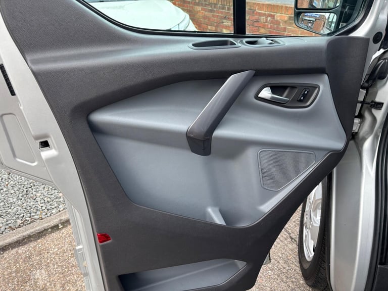 2017 Ford Transit Custom 2.0 TDCi 130ps Low Roof Limited Van PANEL VAN DIESEL Manual