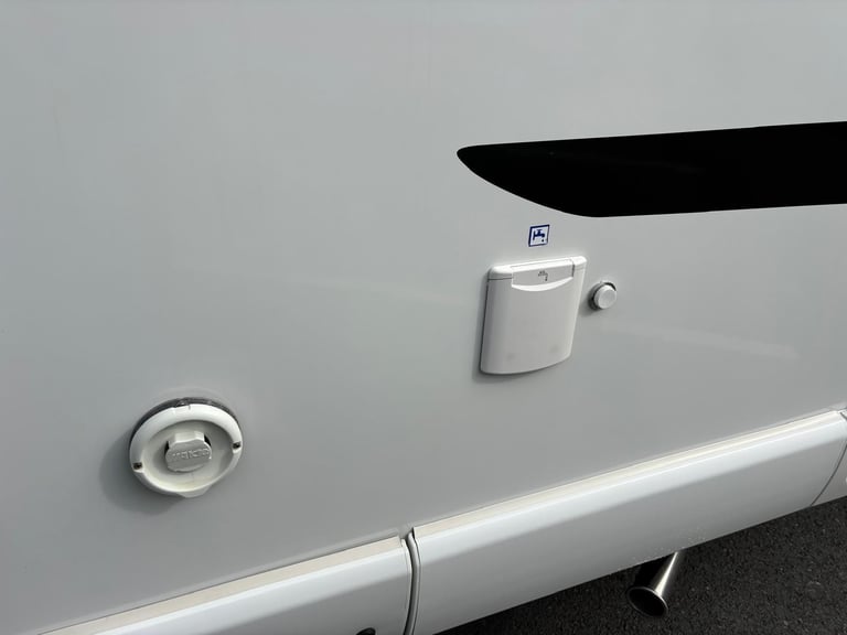 SWIFT BESSACARR HI-STYLE 599 MOTORHOME Alde, Auto Satellite, Tower Fridge, 