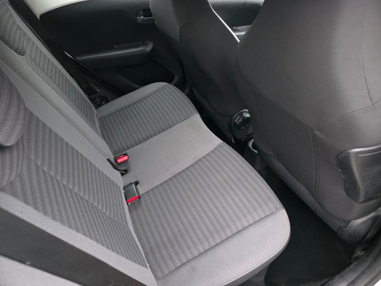 2018 toyota aygo x-play 1 litre petrol 