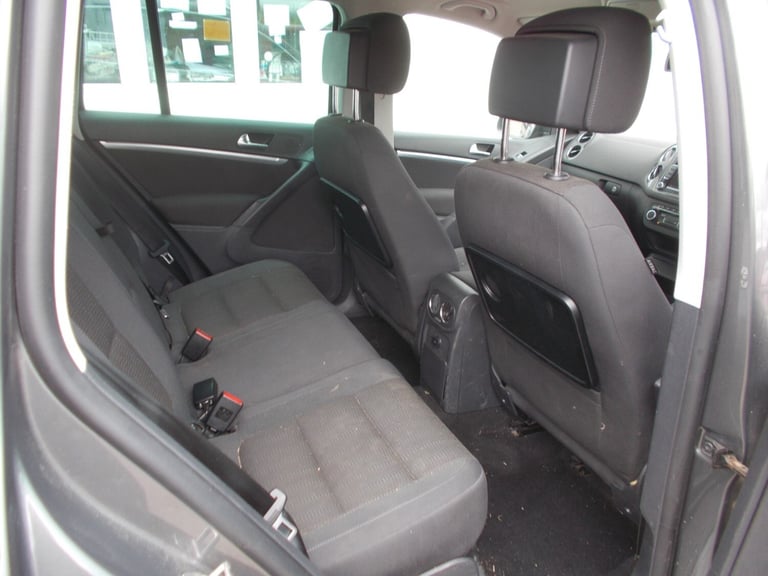 2012 Volkswagen Tiguan 2.0 TDi BlueMotion Tech SE 5dr ESTATE Diesel Manual