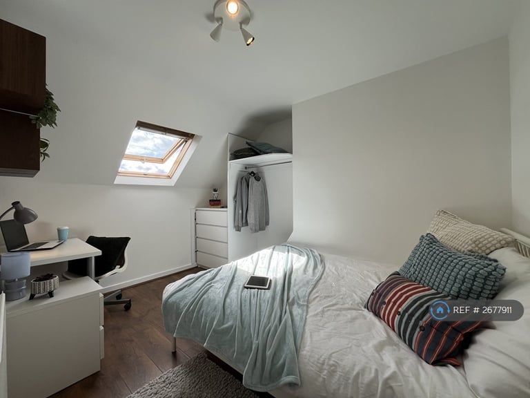 7 bedroom house in Garmoyle Road, Liverpool, L15 (7 bed) (#2677911)