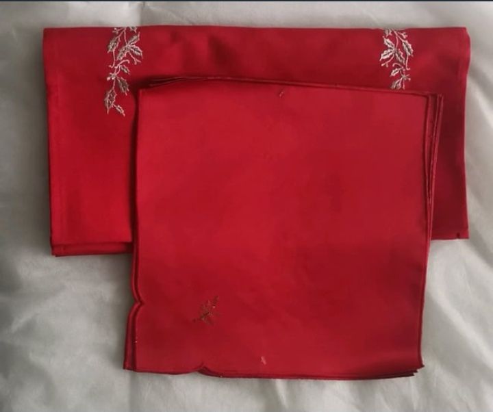 Christmas Table Runner & Napkins 