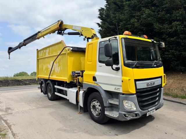 image for 2015 DAF CF330 E6 6x2 sleeper cab steel bulk tipper remote HMF 1530 3ext crane