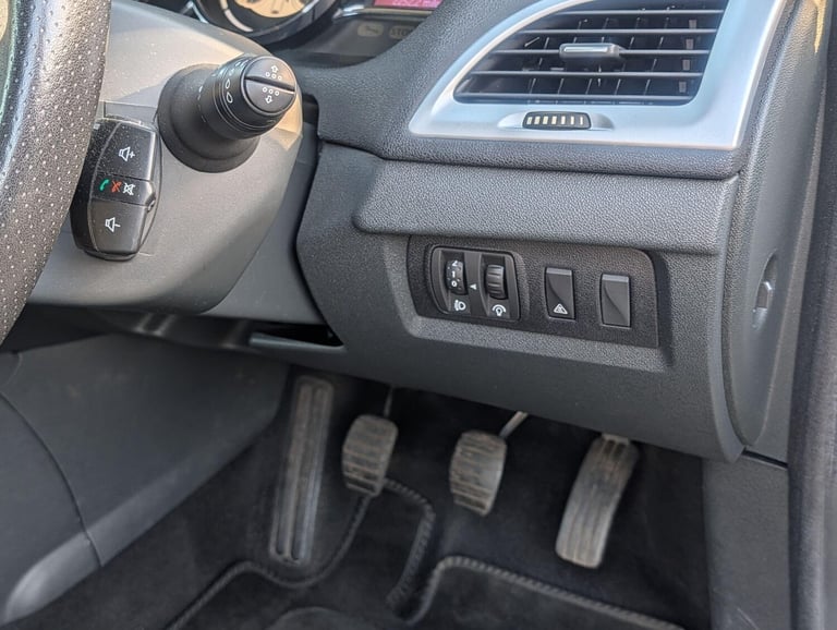 2013 Renault Megane 1.5 dCi Dynamique TomTom Euro 5 3dr COUPE Diesel Manual