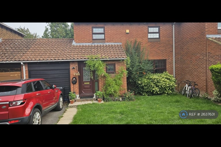 image for 3 bedroom house in Chilcombe Way, Lower Earley, Reading, RG6 (3 bed) (#2637631)