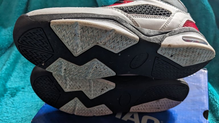 Shaq kids trainers UK 2/EU 34