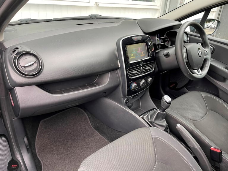 2018 Renault Clio 1.5 dCi Urban Nav Hatchback 5dr Diesel Manual Euro 6 (s/s) (90 ps) Hatchback Di...