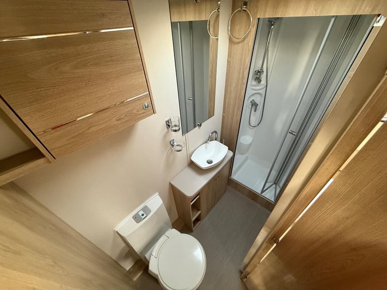 Elddis Avante 866 8ft wide, 6 berth, fixed bed 2019