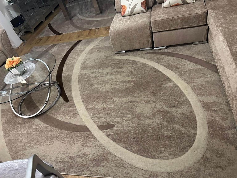  Extra Large Beige ,Cream and Brown coloured lovely Rug