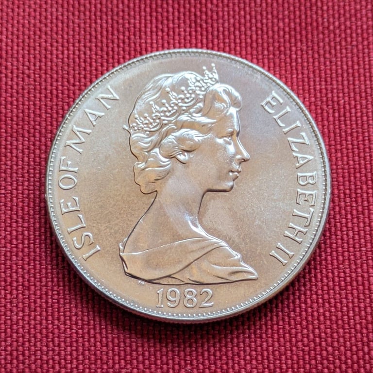 ♥NEW♥ 1982 WORLD CUP SPAIN - 1 crown Isle of Man coin