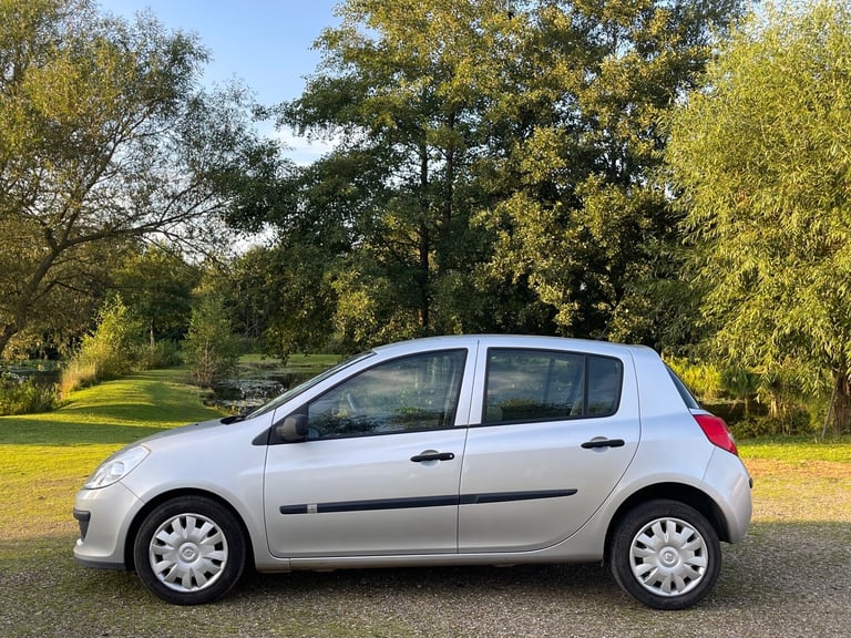 2007 Renault Clio 1.4 16V Expression 5dr * ULEZ FREE * DELIVERY AVAILABLE *  HATCHBACK Petrol Manual
