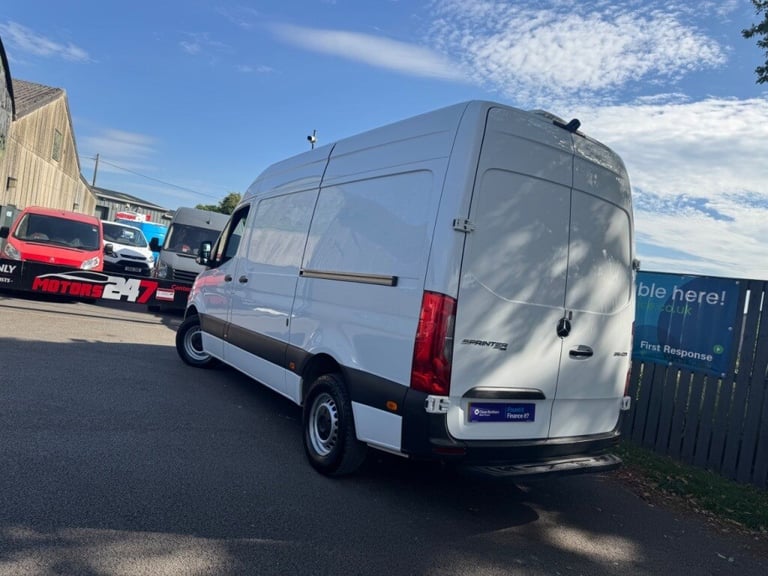 Mercedes-Benz Sprinter 3.5t H2 L2 Progressive Van++1 OWNER++CRUISE++REV