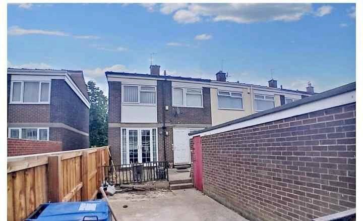 INVESTMENT OPPORTUNITY 2 Bed End Terrace BMV £75K