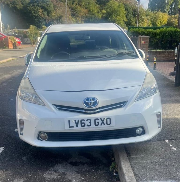 image for Toyota prius plus hybrid 