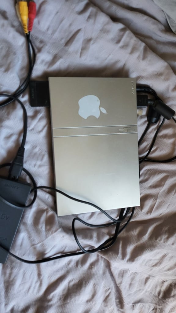 Sony PlayStation 2 PS2 Silver Slim Console Bundle - PAL - 