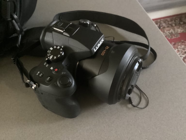 Pansonic FZ1000 Digital Camera