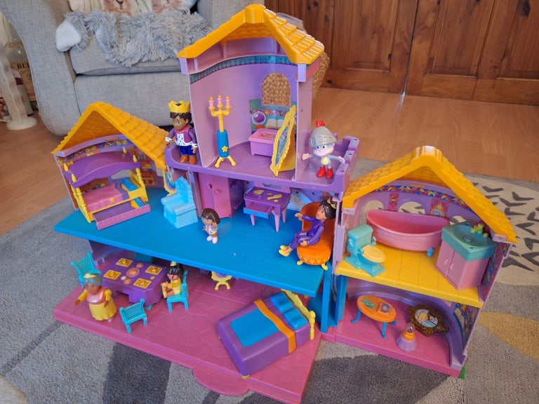 Kids play castle with furniture & people 