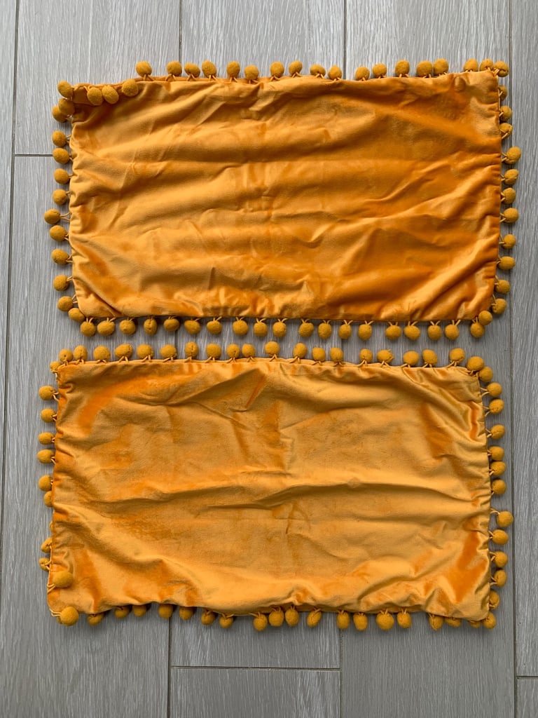 2 x Topfinel rectangular cushions covers