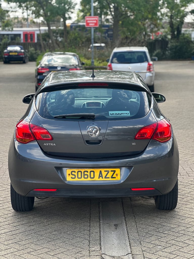 2011 Vauxhall Astra Automatic 1.6L Petrol 64,000 Miles Full Vauxhall Service History 1YR MOT 1 OWNER