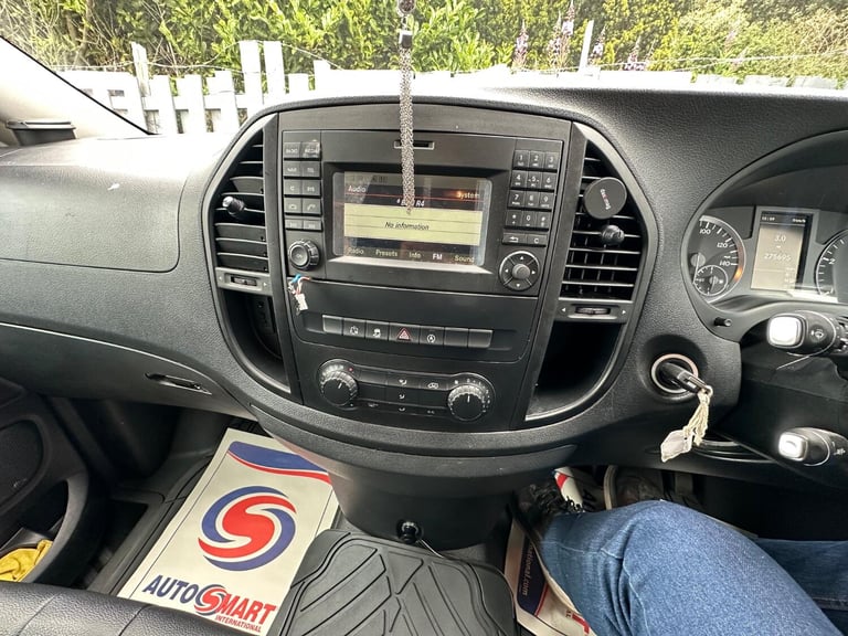 ULEZ COMPLIANT MERCEDES-BENZ VITO AUTOMETIC 9 SEATER