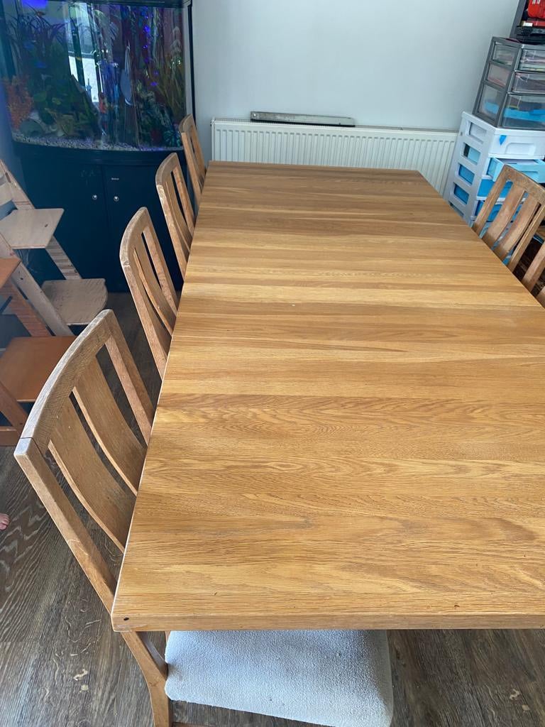 Lovely solid oak table 