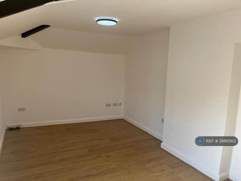 2 bedroom flat in High Street, Sandbach, CW11 (2 bed) (#2666563)