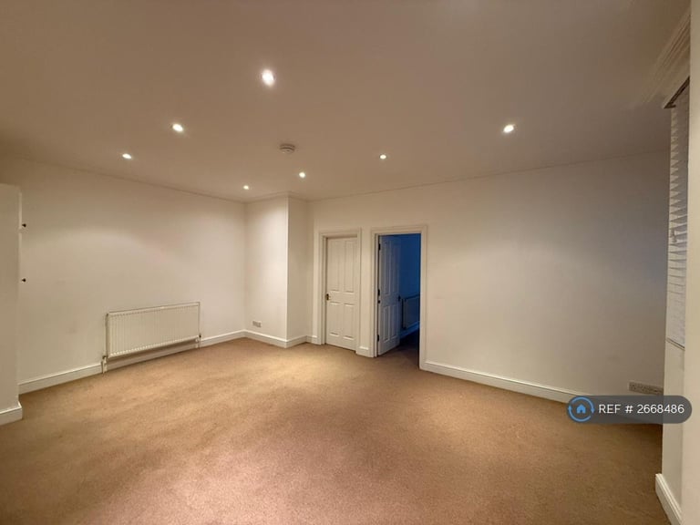 2 bedroom flat in Honey Yard, London, SE22 (2 bed) (#2668486)