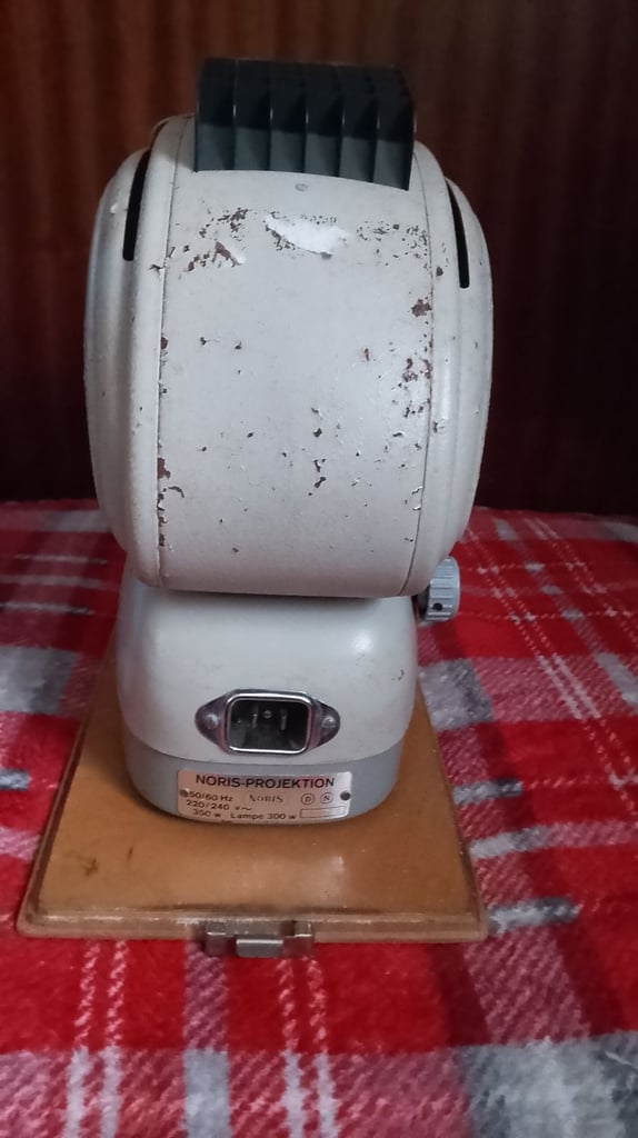 Projector Noris projektion