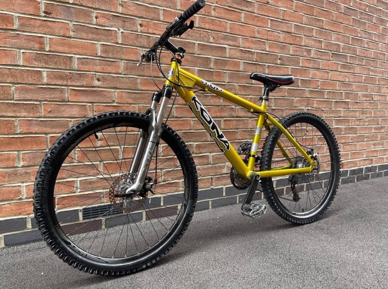 Kona bike frame M 26” wheels