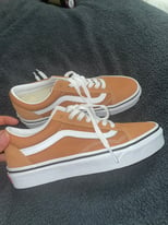 Brand new women’s vans trainers brown/camel colour size UK 4