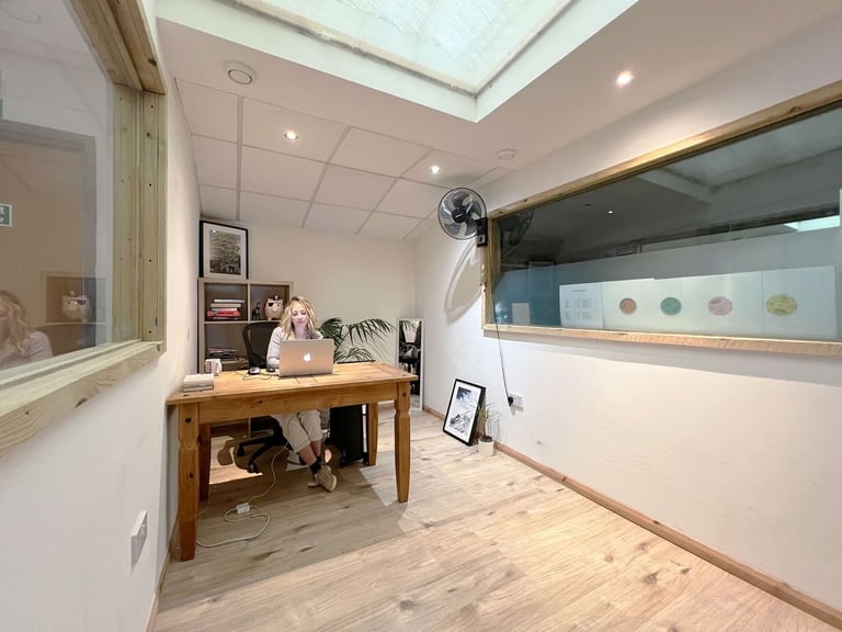 Office | Creative Space | Beauty Room | Workspace | Commercial Unit in Hackney East London E9