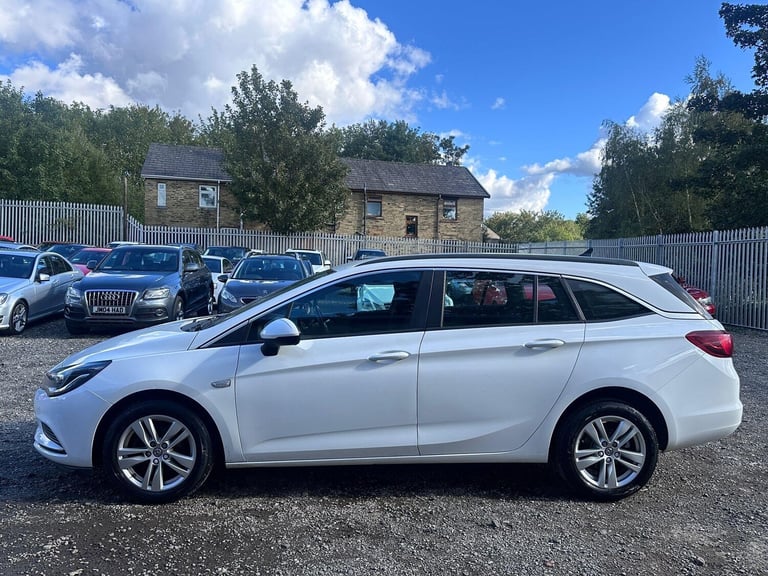 2017 Vauxhall Astra 1.0i Turbo ecoTEC Tech Line Nav Sports Tourer Euro 6 (s/s) 5dr ESTATE Petrol ...