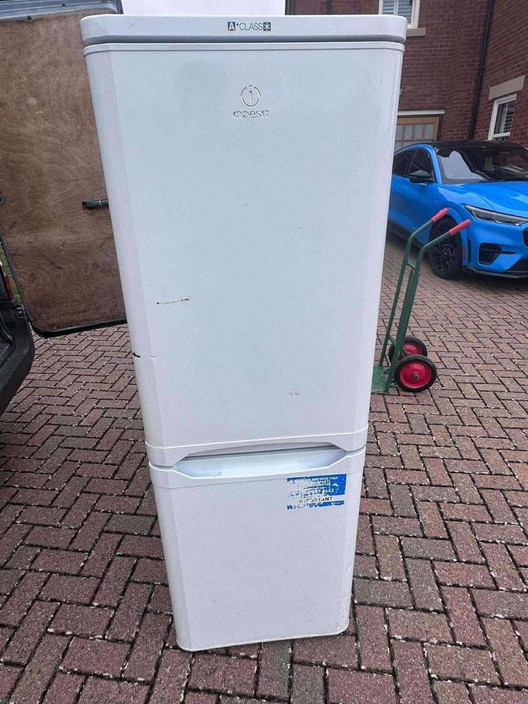 image for Fridge freezer for £95