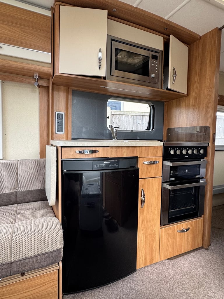 Swift challenger 580 se and air awning 