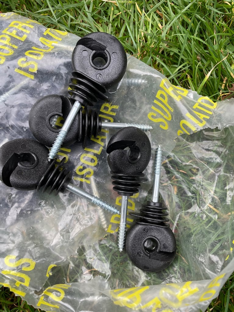 Electric fence post screw in insulators X 20