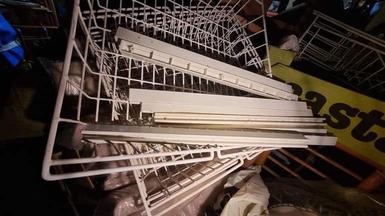 Kitchen drawer racks and sliders (4 of)