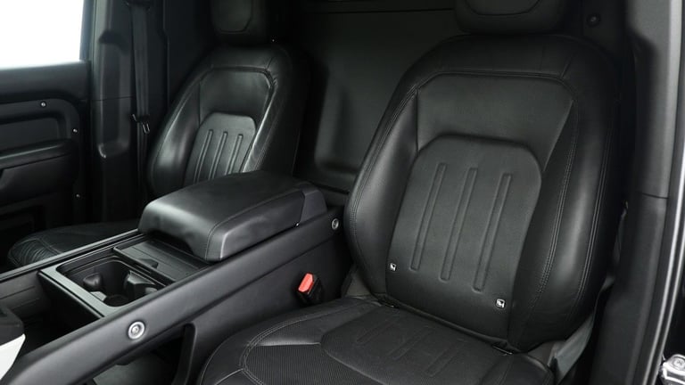 2022 Land Rover Defender 110 3.0 D300 MHEV HSE Hard Top SUV 5dr Diesel Auto 4WD MWB Euro 6 (s/s) ...