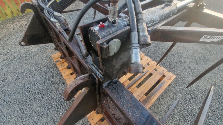Tractor front loader 6ft slewtic dung muck grab with faucheux brackets