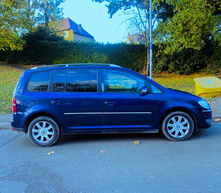 TOURAN automatic 7SEATER FAMILY car 