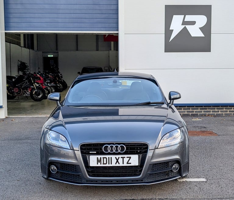 2011 AUDI TT 2.0 TFSI Quattro S-Line S-Tronic, 2 owners, daytona grey, alcantara